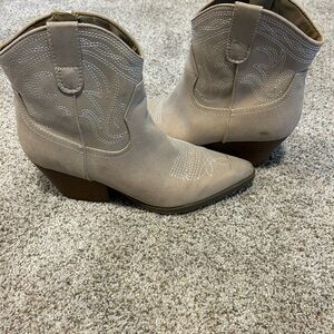 Indigo Beige Western Ankle Booties